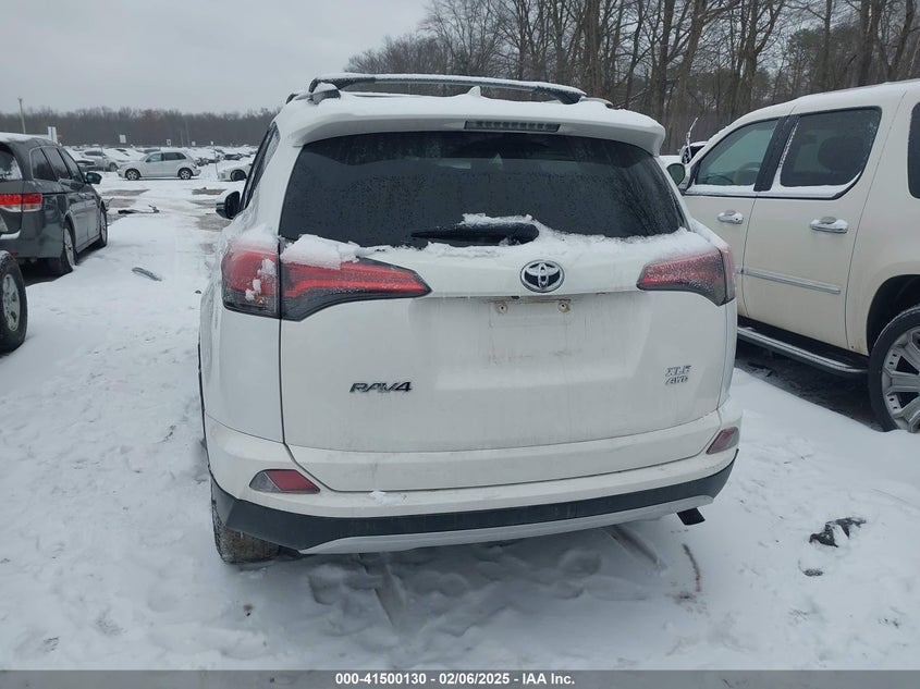 2018 TOYOTA RAV4 XLE - 2T3RFREV0JW802477