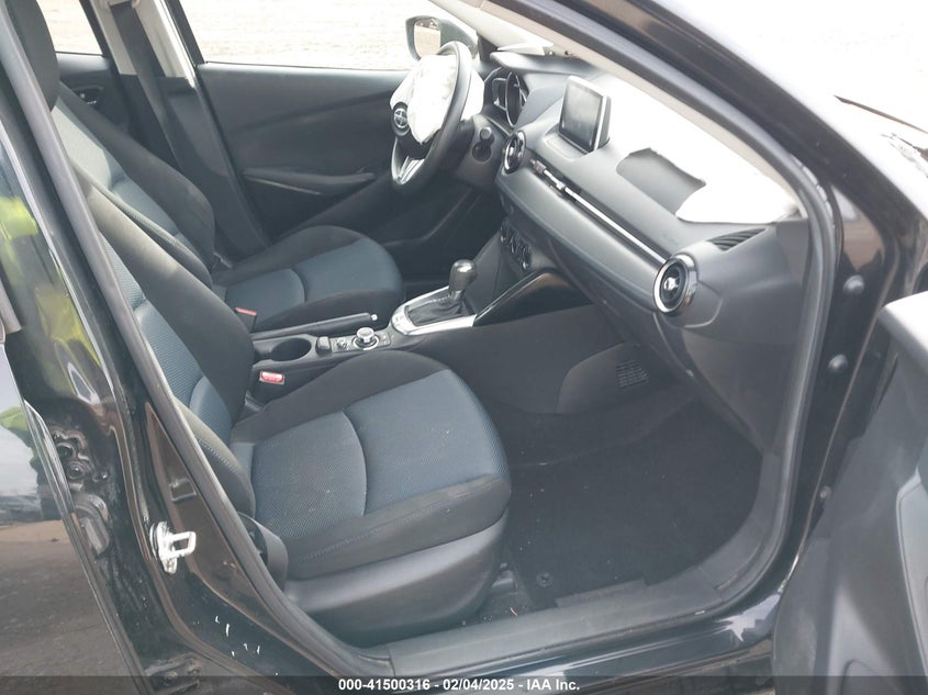 2016 SCION IA VIN: 3MYDLBZV5GY137827