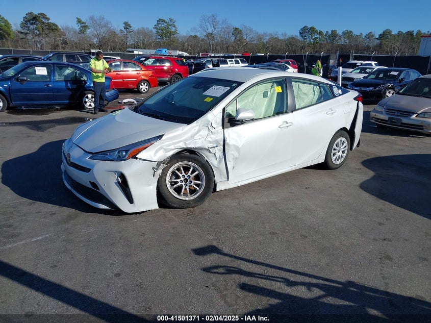 2022 TOYOTA PRIUS VIN: JTDKAMFU1N3162300
