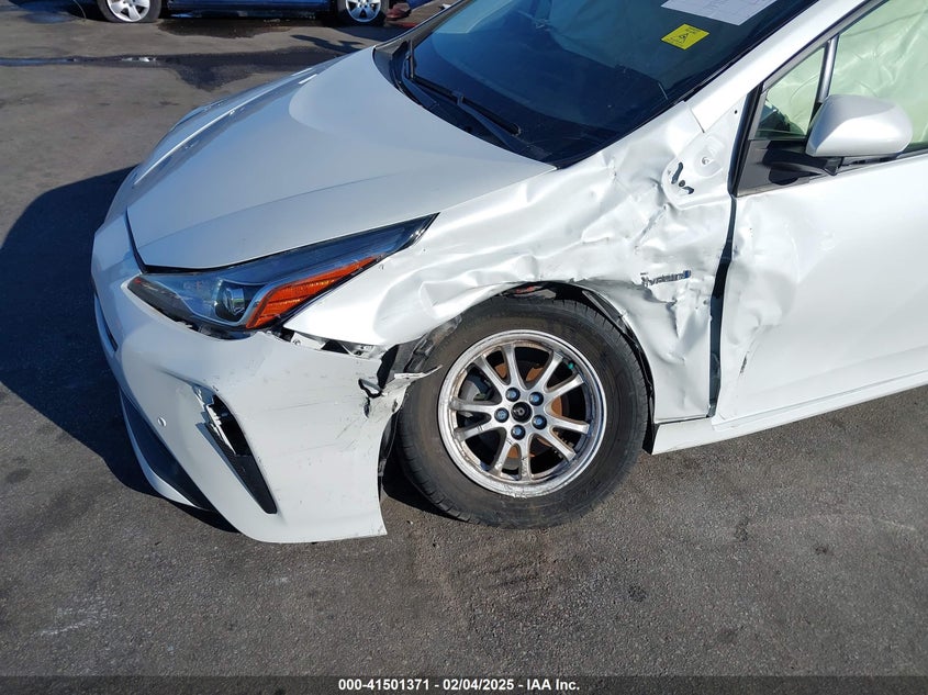 2022 TOYOTA PRIUS VIN: JTDKAMFU1N3162300