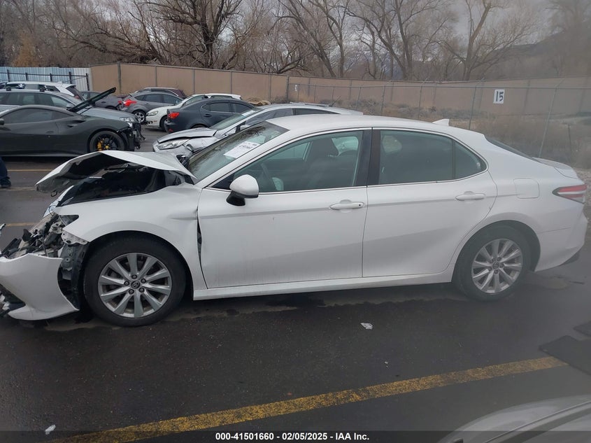 2019 TOYOTA CAMRY VIN: 4T1B11HK0KU770658