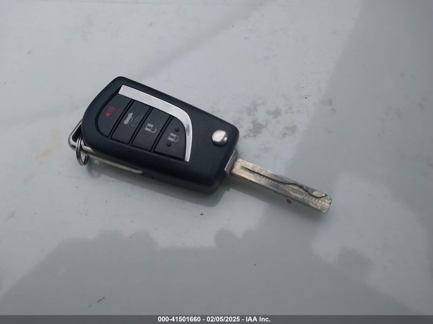2019 TOYOTA CAMRY VIN: 4T1B11HK0KU770658