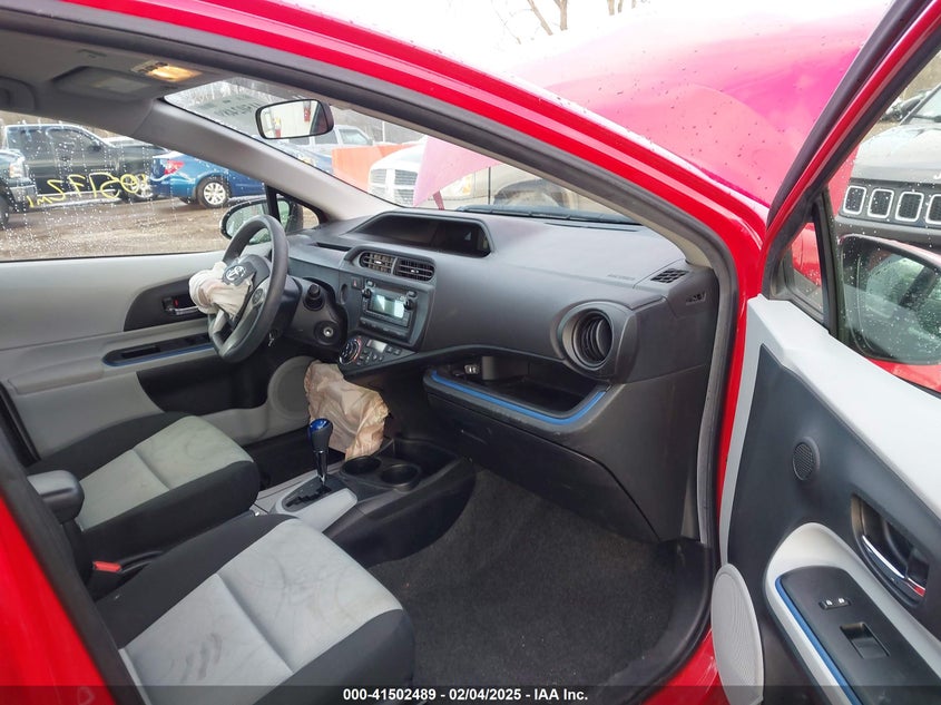 2013 TOYOTA PRIUS C VIN: JTDKDTB39D1544809