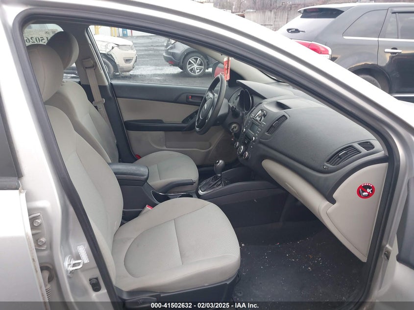 2012 KIA FORTE VIN: KNAFU4A28C5614482