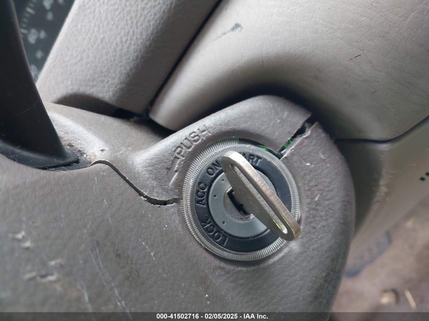 2004 Toyota Camry Le VIN: JTDBE32K040254856 Lot: 41502716