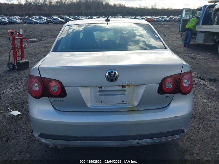2010 VOLKSWAGEN JETTA VIN: 3VWRL7AJ1AM112560