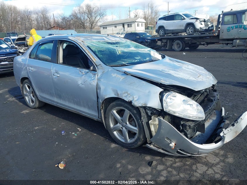 2010 VOLKSWAGEN JETTA VIN: 3VWRL7AJ1AM112560