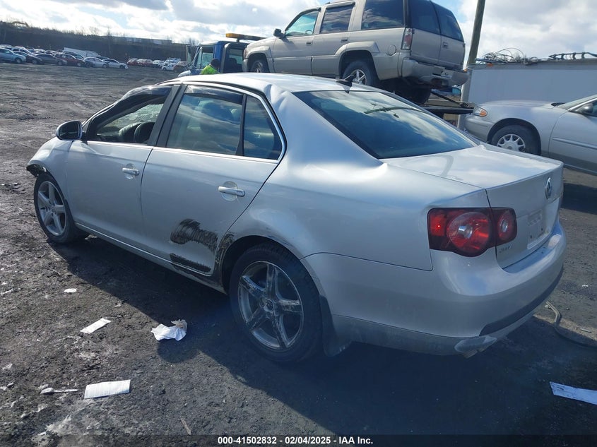 2010 VOLKSWAGEN JETTA VIN: 3VWRL7AJ1AM112560