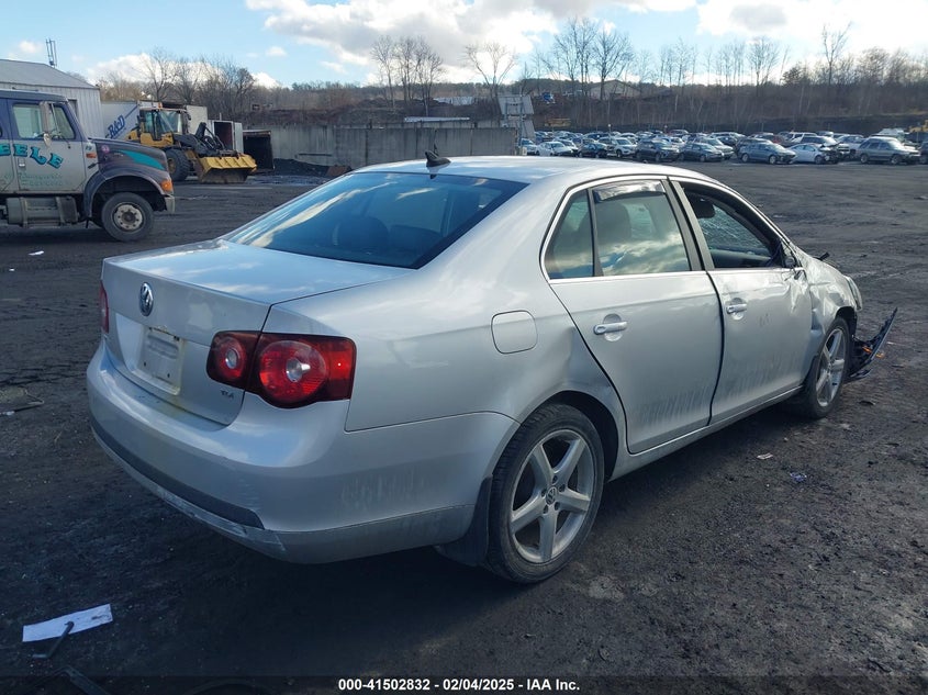 2010 VOLKSWAGEN JETTA VIN: 3VWRL7AJ1AM112560