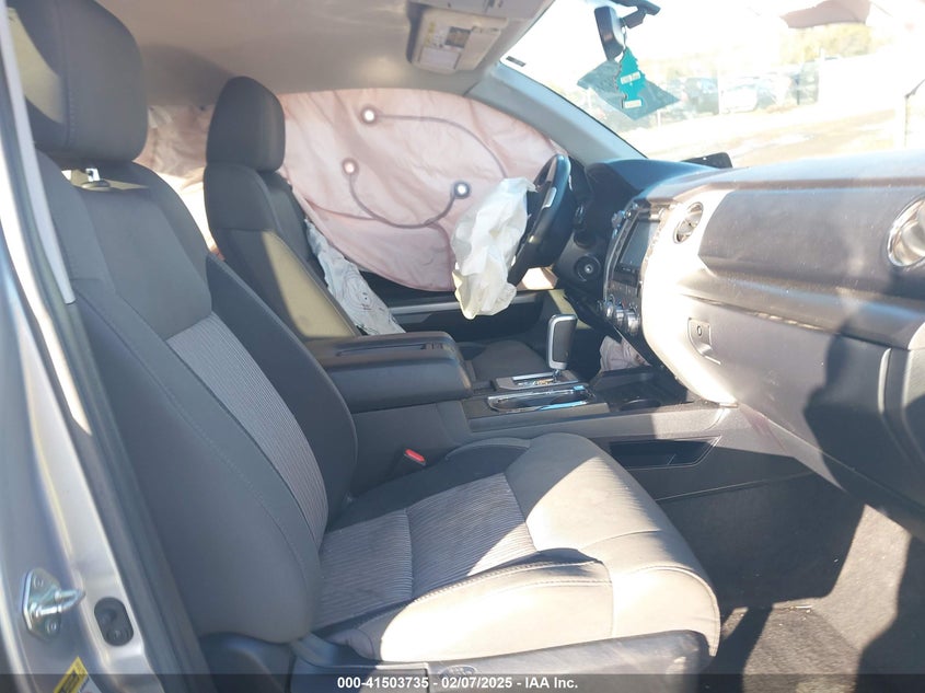 2017 TOYOTA TUNDRA SR5 5.7L V8 - 5TFDY5F11HX642737