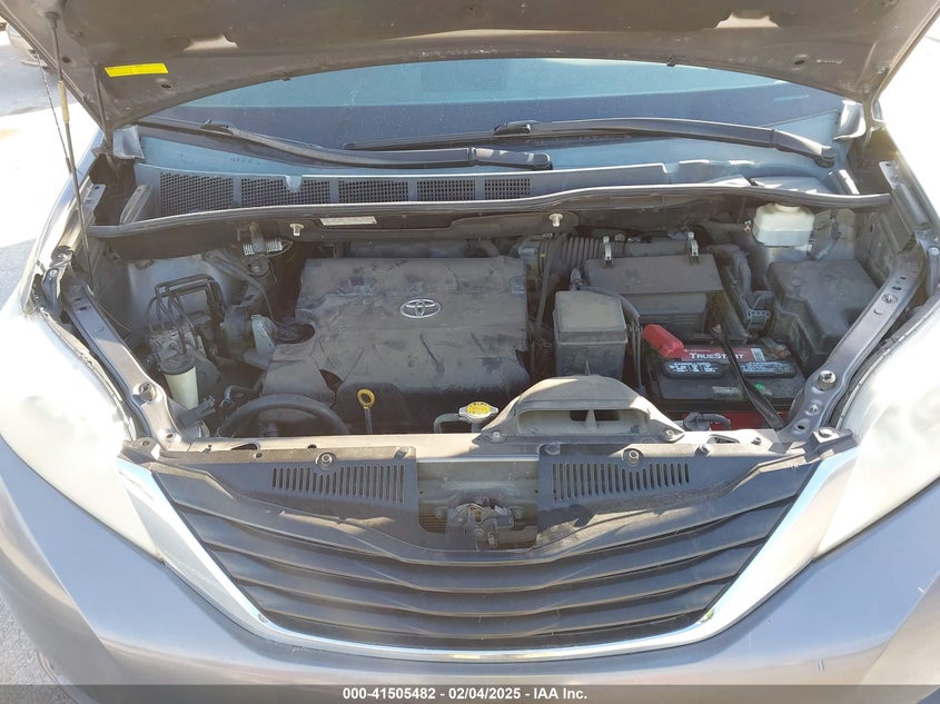2011 TOYOTA SIENNA VIN: 5TDKK3DC4BS084686