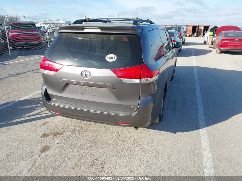 2011 TOYOTA SIENNA VIN: 5TDKK3DC4BS084686