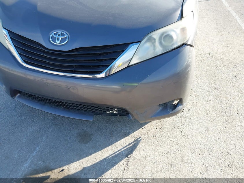2011 TOYOTA SIENNA VIN: 5TDKK3DC4BS084686