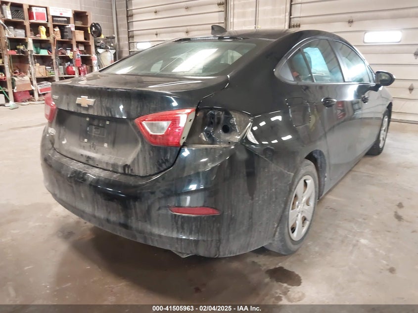 2017 CHEVROLET CRUZE VIN: 1G1BC5SM8H7114207