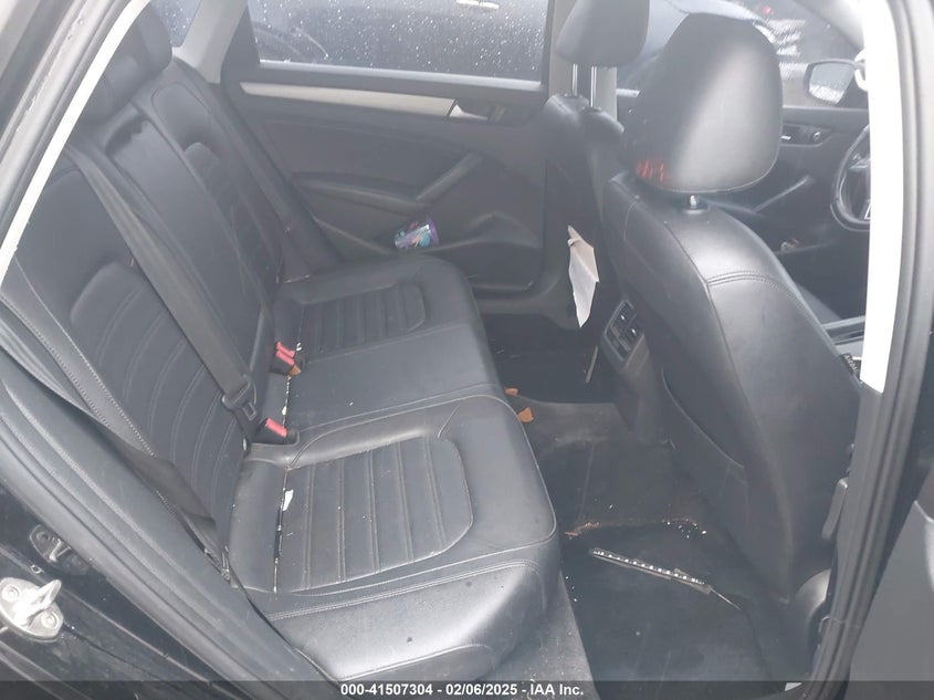 2015 VOLKSWAGEN PASSAT VIN: 1VWBT7A38FC102717