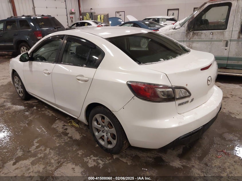 2011 MAZDA 3 VIN: JM1BL1UF5B1380714