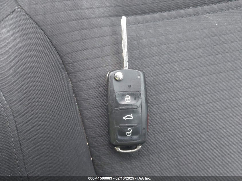 2015 VOLKSWAGEN JETTA VIN: 3VW2K7AJ0FM298653