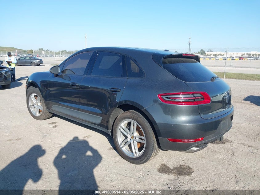 2017 PORSCHE MACAN VIN: WP1AA2A50HLB05251