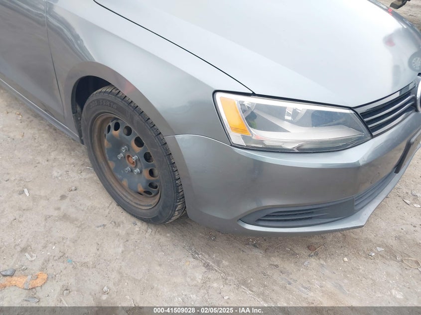 2014 VOLKSWAGEN JETTA VIN: 3VWD17AJ4EM302357