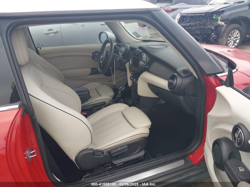 2016 MINI HARDTOP VIN: WMWXP5C50G3B14054