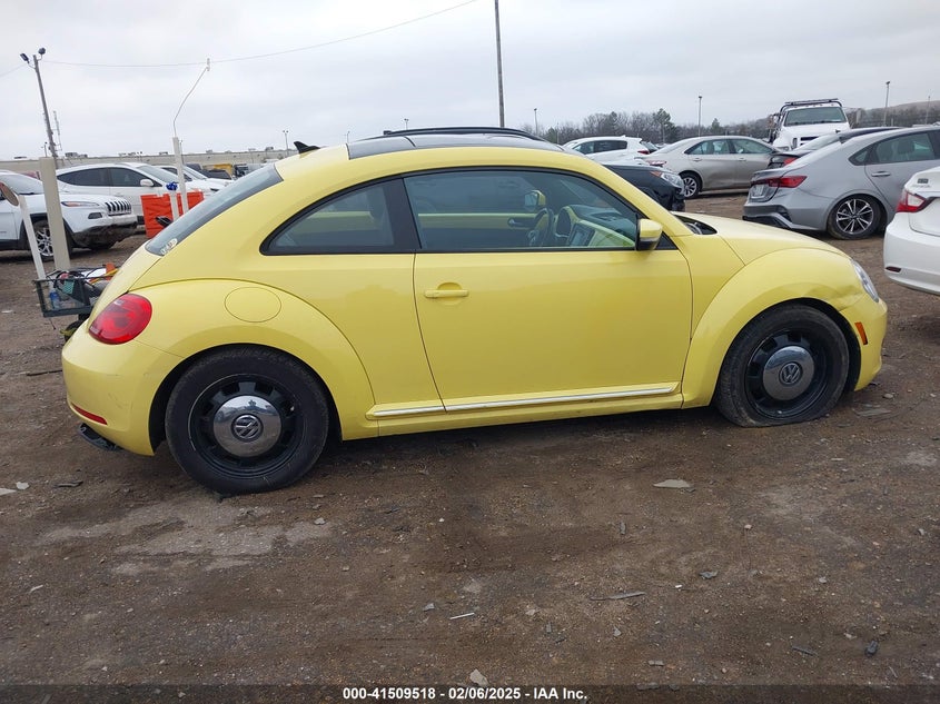 2013 VOLKSWAGEN BEETLE VIN: 3VWJP7AT0DM663439