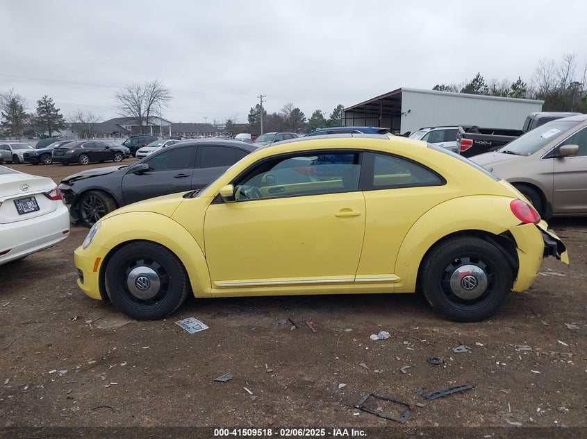 2013 VOLKSWAGEN BEETLE VIN: 3VWJP7AT0DM663439