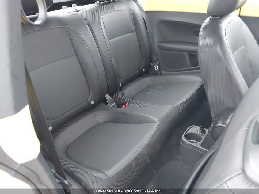 2013 VOLKSWAGEN BEETLE VIN: 3VWJP7AT0DM663439