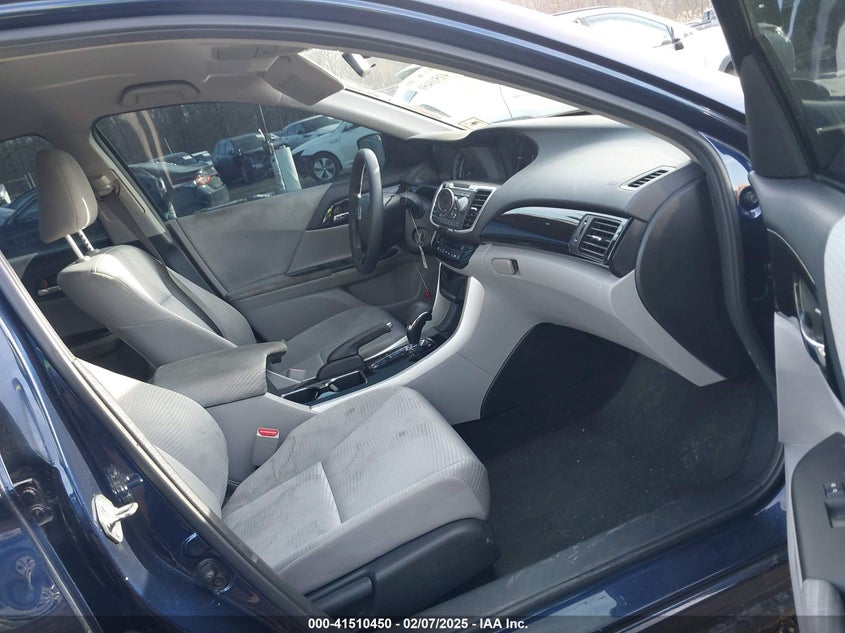 2016 HONDA ACCORD VIN: 1HGCR2F38GA218452