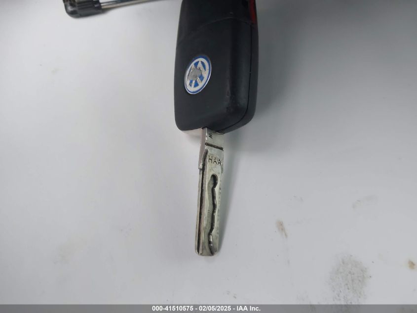 2001 Volkswagen New Beetle Glx VIN: 3VWDD21C21M441683 Lot: 41510575