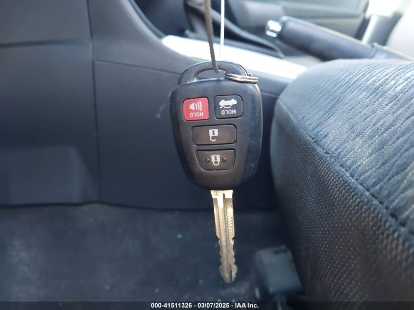 2018 TOYOTA COROLLA VIN: 5YFBURHE6JP806806