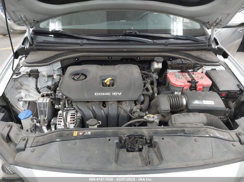2017 HYUNDAI ELANTRA VIN: KMHD84LF3HU104984