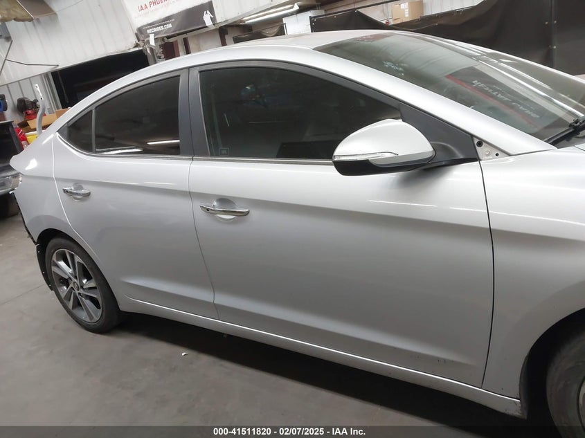 2017 HYUNDAI ELANTRA VIN: KMHD84LF3HU104984