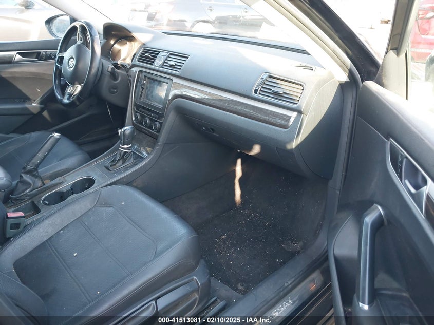 2016 VOLKSWAGEN PASSAT VIN: 1VWBT7A30GC047116