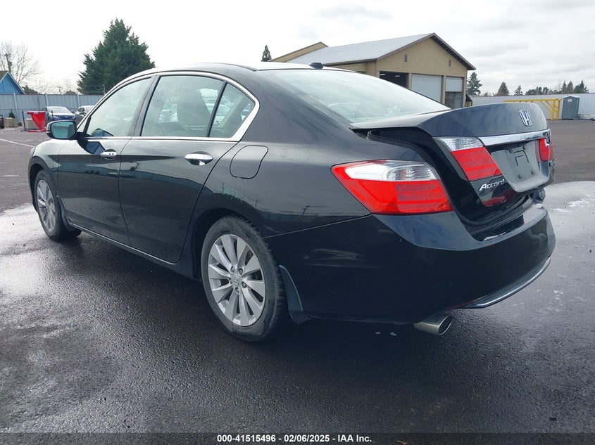 2013 HONDA ACCORD SDN VIN: 1HGCR3F84DA037586