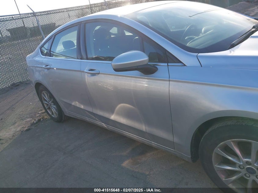 2017 FORD FUSION VIN: 3FA6P0H70HR155771