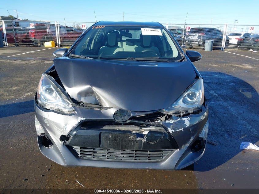 2016 TOYOTA PRIUS C VIN: JTDKDTB30G1127339