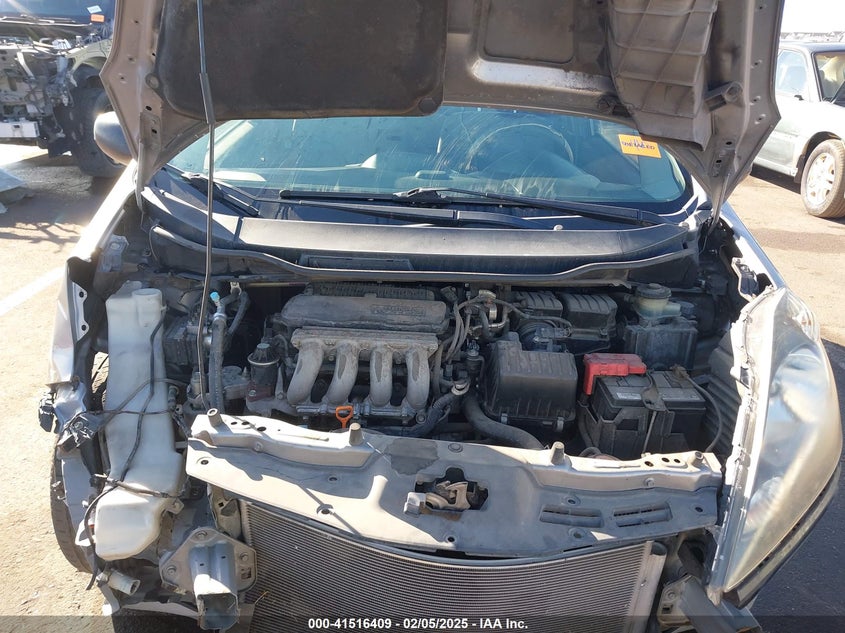 2010 HONDA FIT VIN: JHMGE8G26AC035386