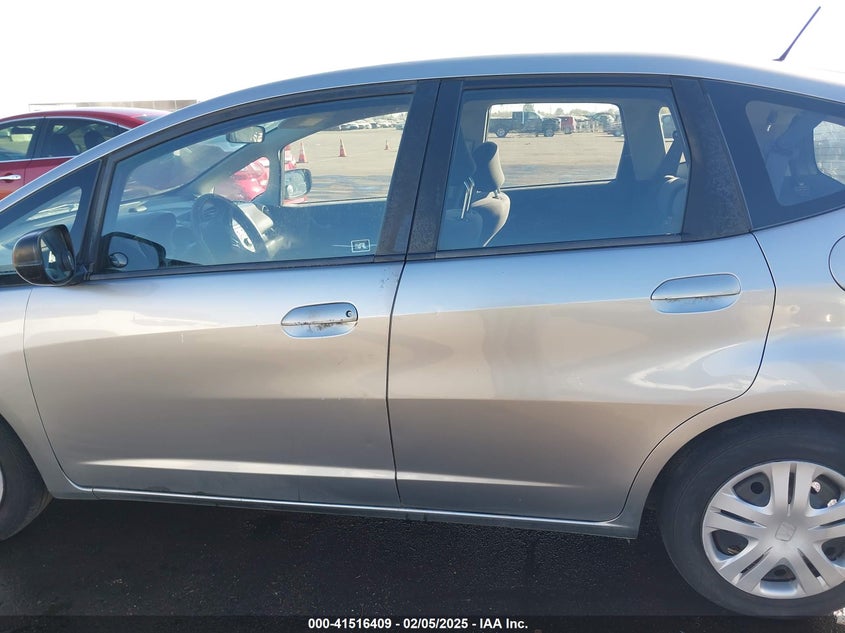 2010 HONDA FIT VIN: JHMGE8G26AC035386