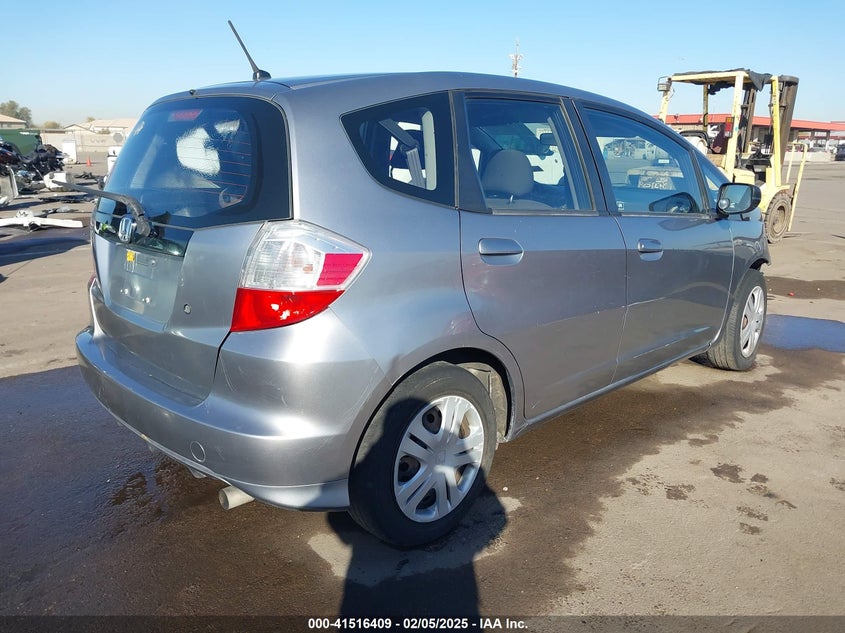 2010 HONDA FIT VIN: JHMGE8G26AC035386