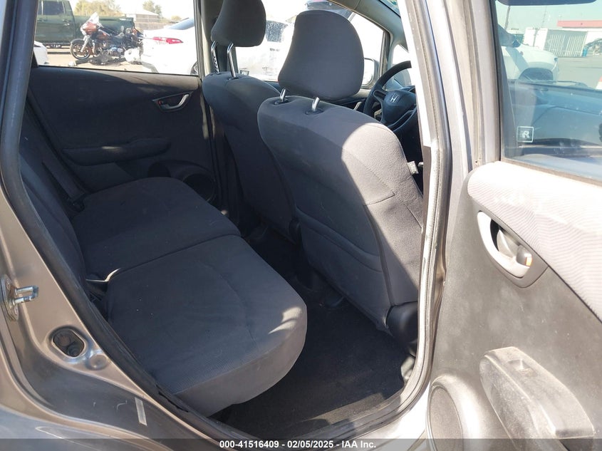 2010 HONDA FIT VIN: JHMGE8G26AC035386