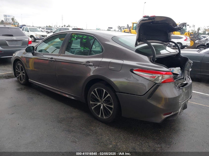 2018 TOYOTA CAMRY VIN: 4T1B11HK9JU643308