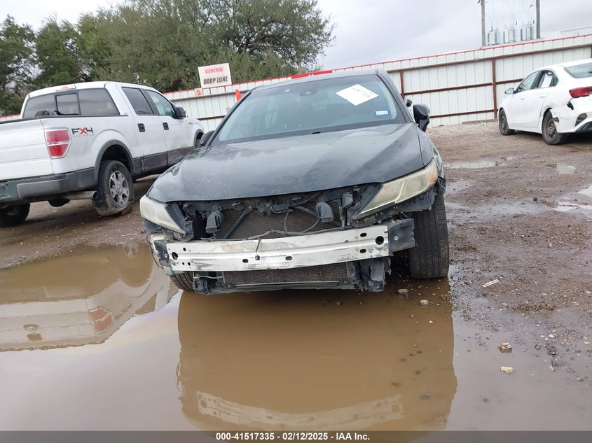 2018 TOYOTA CAMRY VIN: 4T1B11HK3JU586278