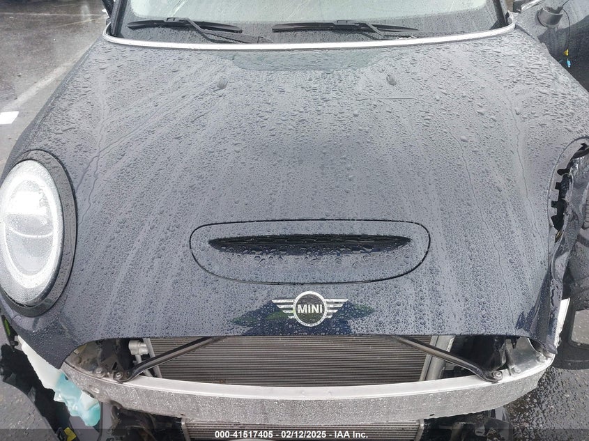 2021 MINI COOPER VIN: WMWXR5C02M2M93426