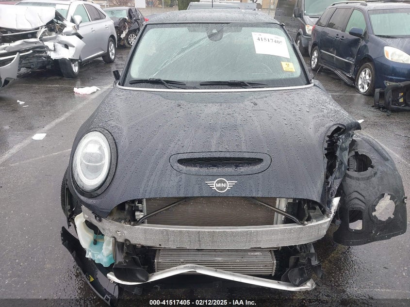 2021 MINI COOPER VIN: WMWXR5C02M2M93426