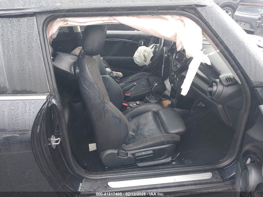 2021 MINI COOPER VIN: WMWXR5C02M2M93426