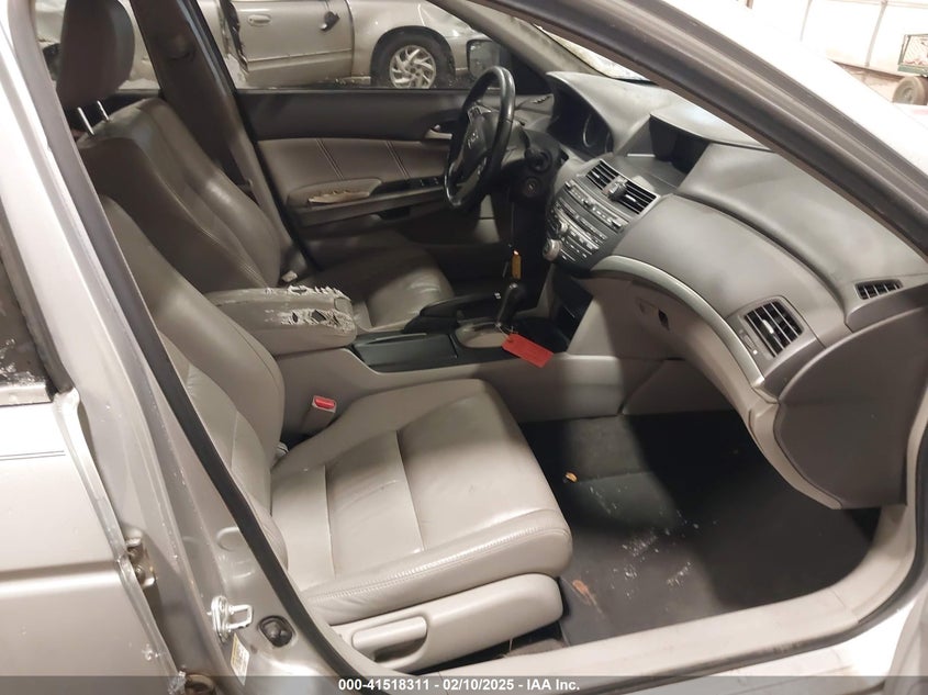 2009 HONDA ACCORD VIN: 1HGCP26879A038870