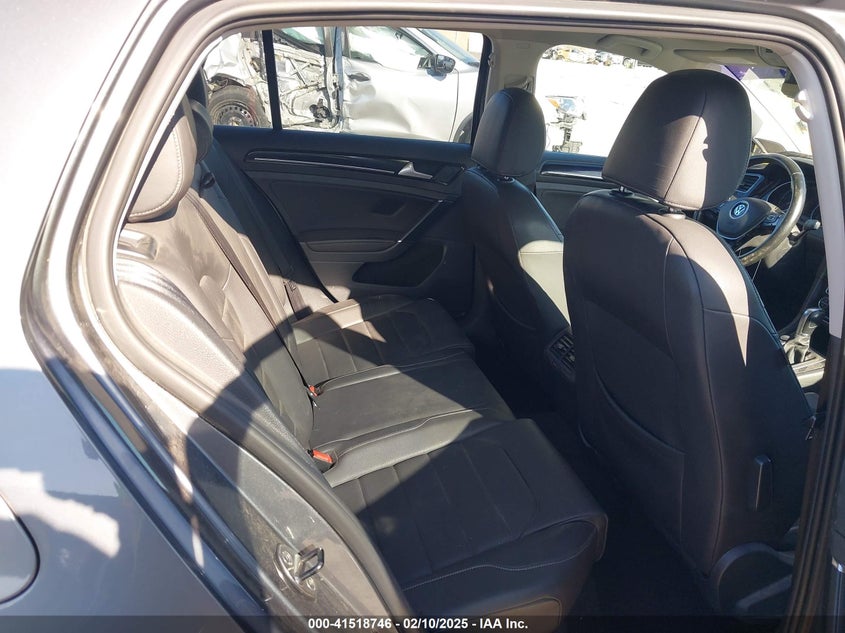 2015 VOLKSWAGEN GOLF VIN: 3VW2A7AU9FM025241