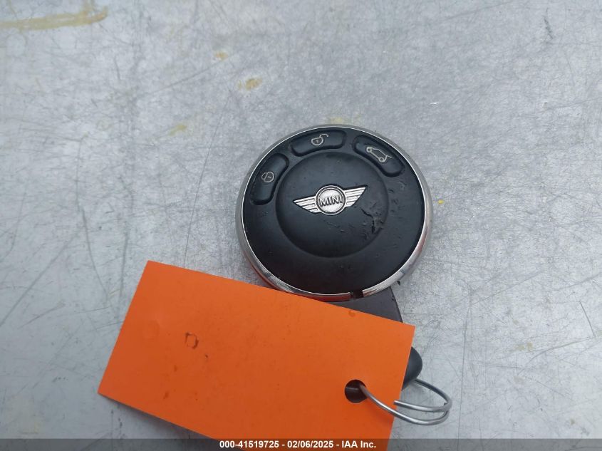 2015 Mini Cooper Cooper VIN: WMWZB3C50FWR4462 Lot: 41519725