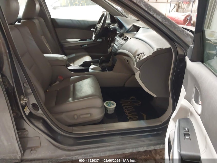 2009 HONDA ACCORD VIN: 1HGCP36839A003975