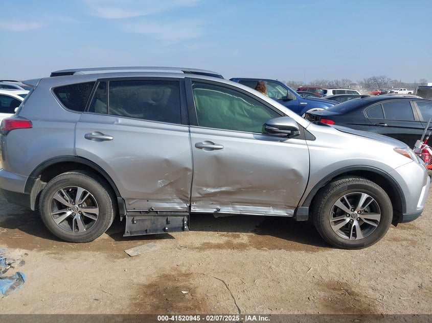 2018 TOYOTA RAV4 ADVENTURE/XLE - JTMWFREV5JD123725